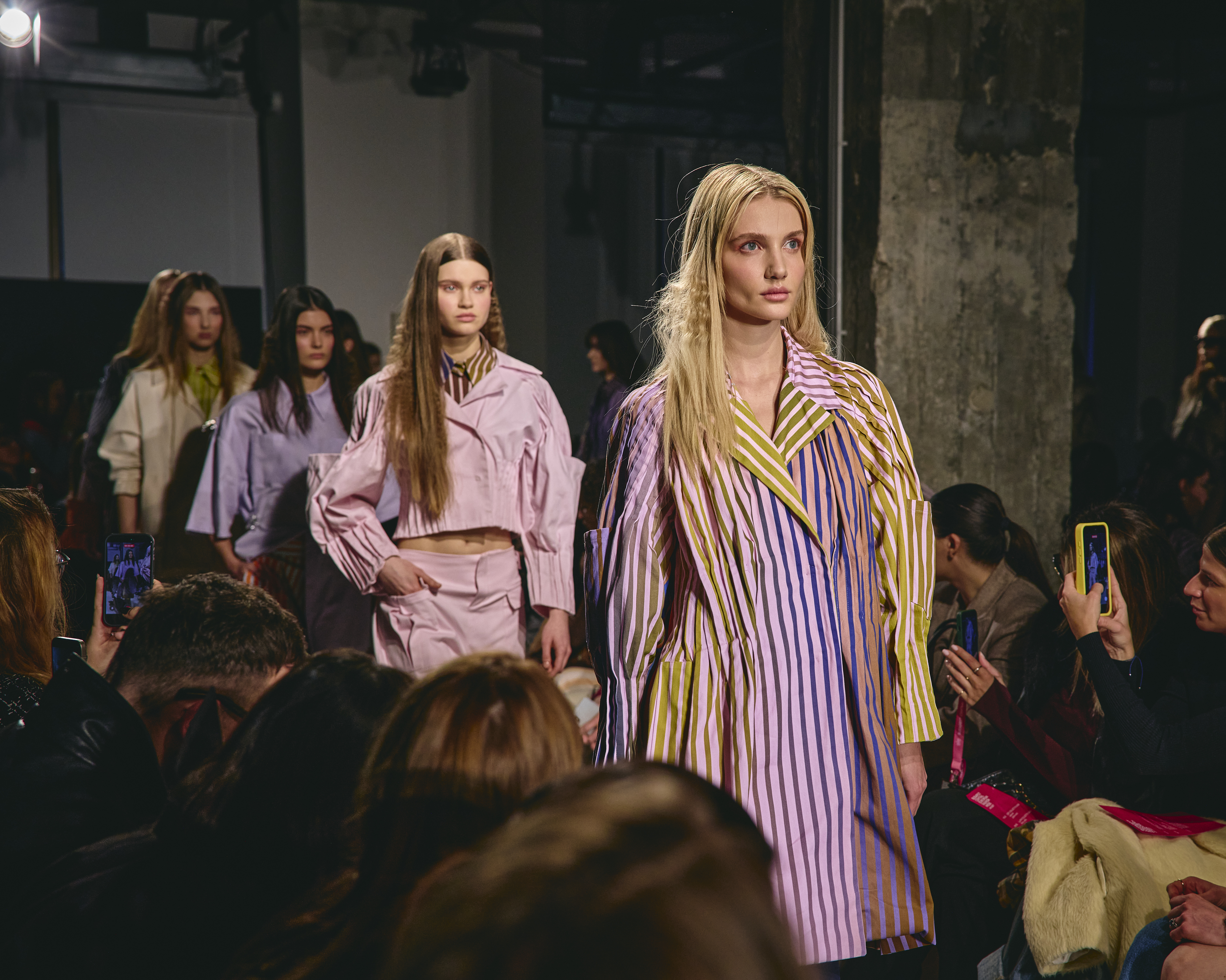 Young Hungarian and Regional Designers in the Embrace of Contemporary Fine Art