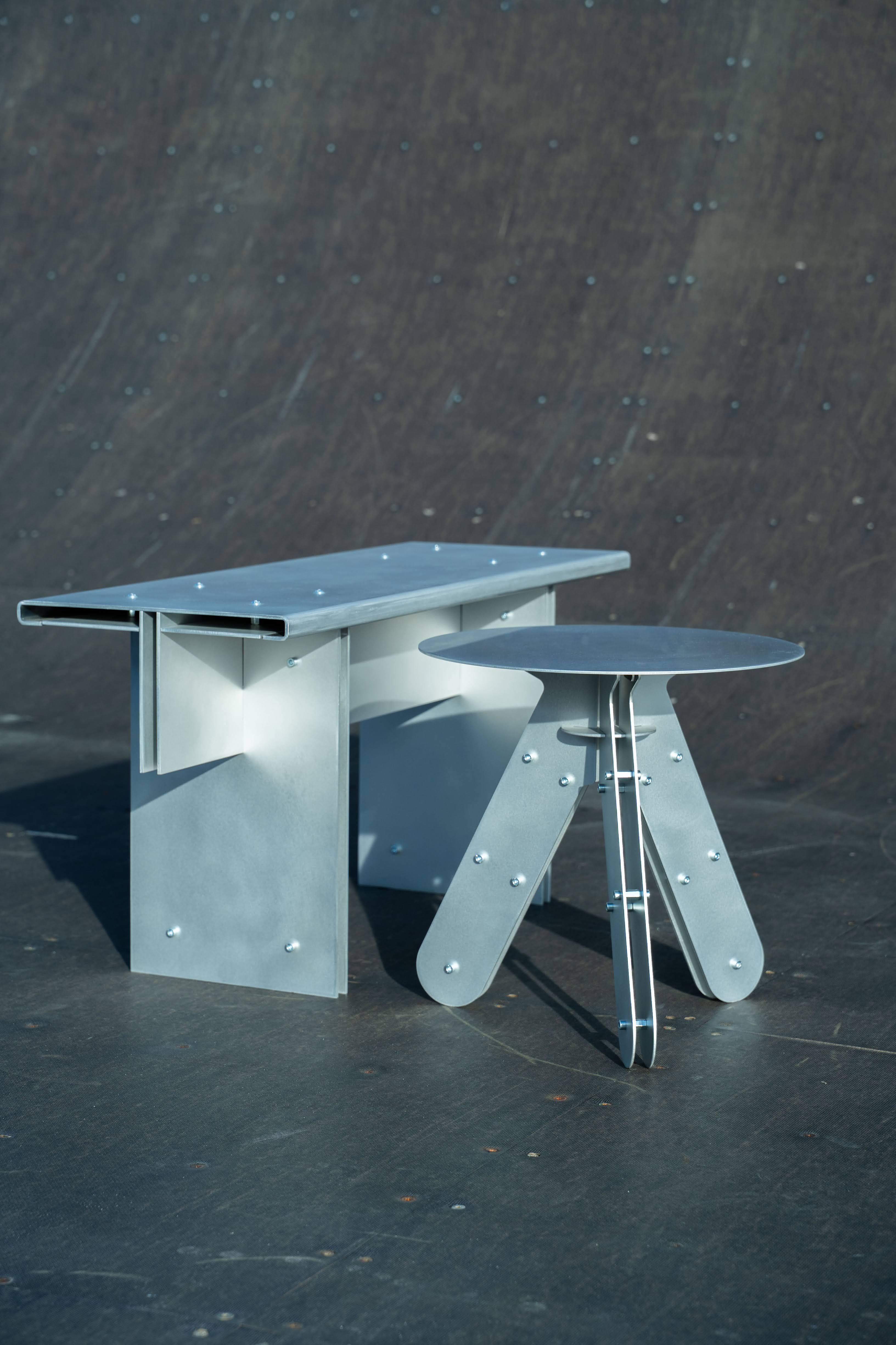 Creative_Hungary_Budapest_Select_Exhibition_CÉZÉ_TT-BENCH_OU-SIDE_TABLE.jpg