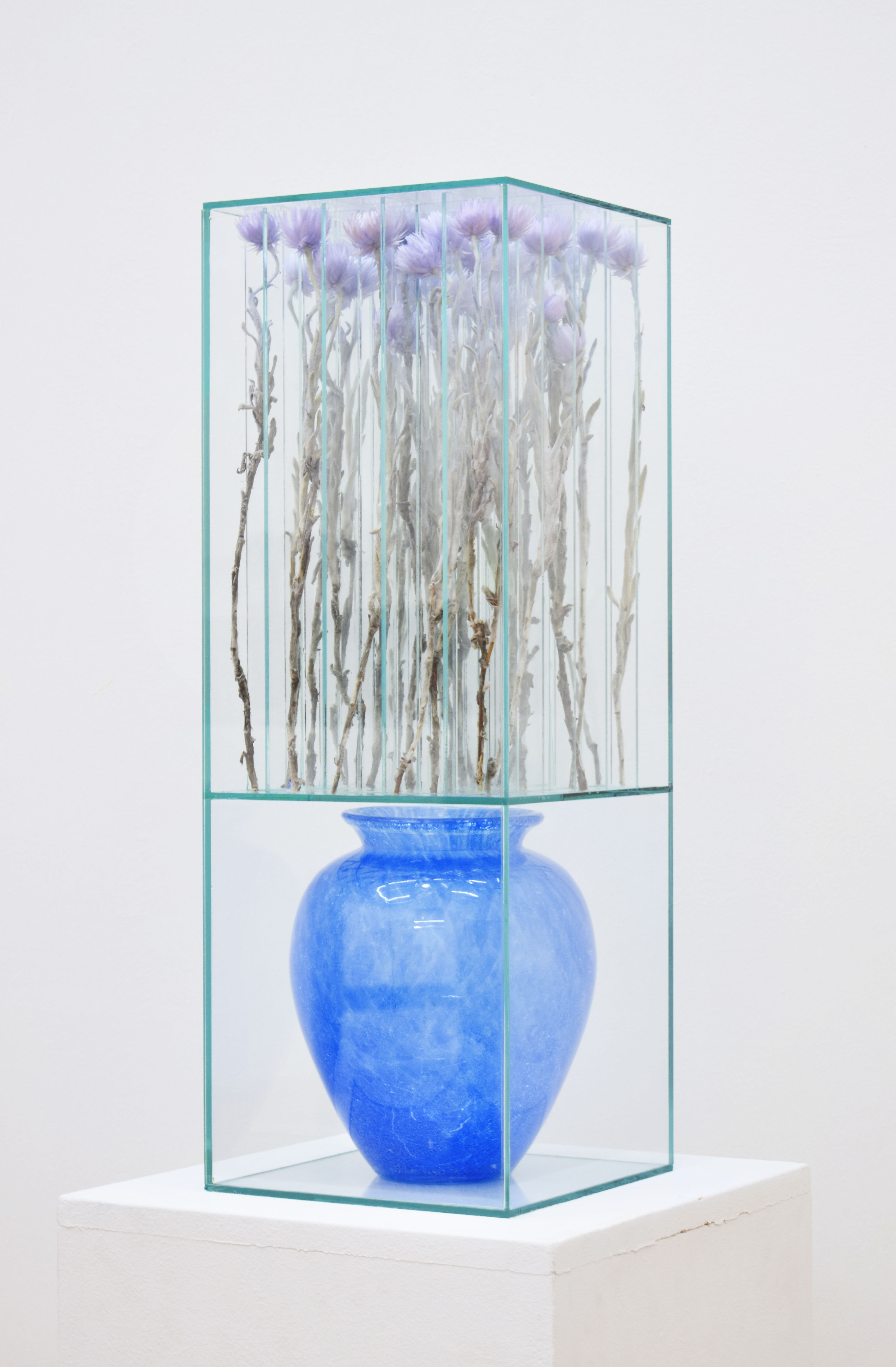 Creative_Hungary_Budapest_Select_Exhibition_Sándor_Körei_Blue_glass_vase_with_capbume_1.jpg